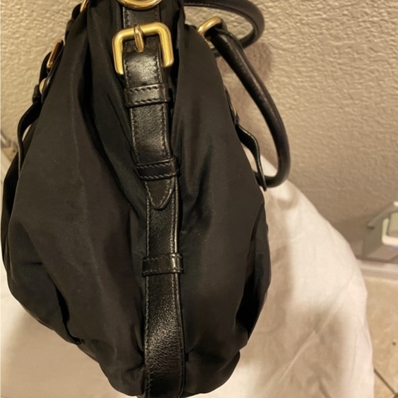 the Prada black shoulder bag 🖤 - Picture 7 of 12